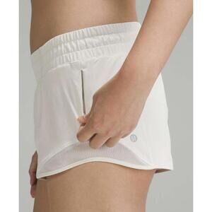 Lululemon Hotty Hot Low Rise Lined Mesh Shorts Bone White 2.5" Inseam, Size 6